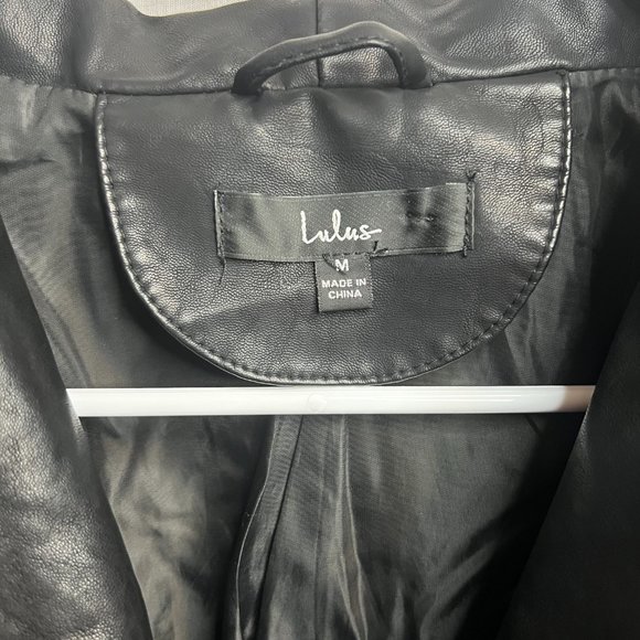 Lulu's sz M, 'Up on a Tuesday' Sleek Black Vegan Leather Moto Jacket - Picture 5 of 6